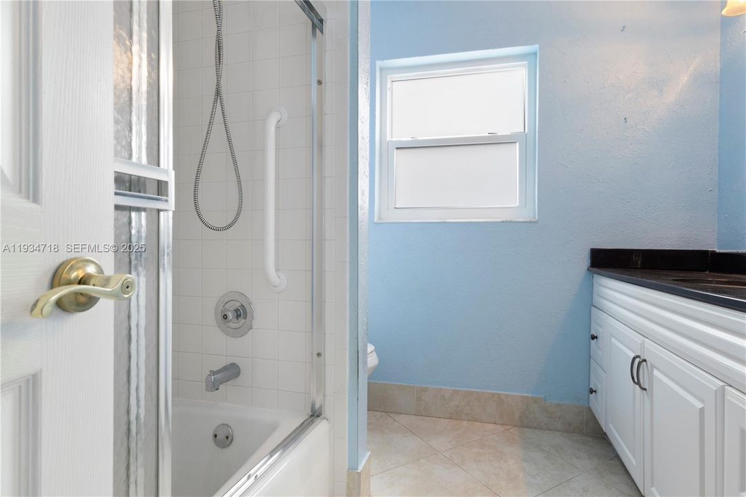 В аренду: $3,400 (3 спален, 2 ванн, 1479 Квадратных фут)