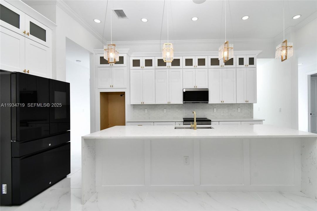 На продажу: $599,900 (5 спален, 3 ванн, 0 Квадратных фут)