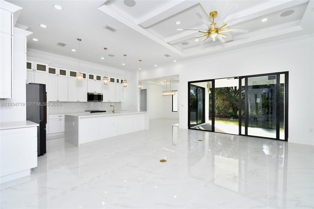 На продажу: $599,900 (5 спален, 3 ванн, 0 Квадратных фут)