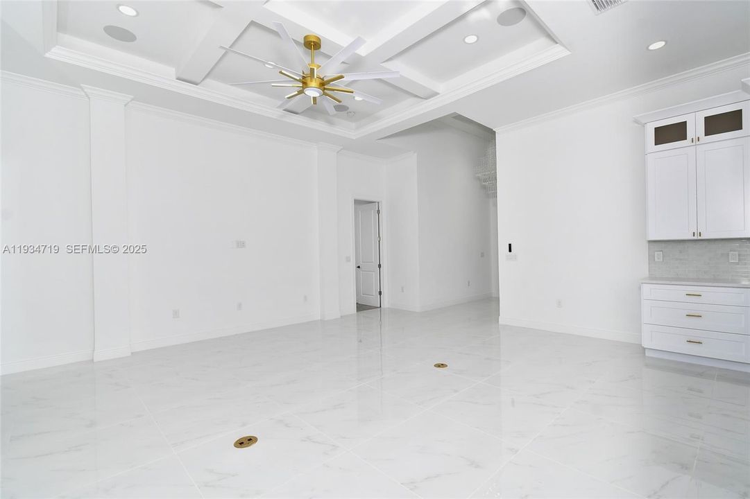 На продажу: $599,900 (5 спален, 3 ванн, 0 Квадратных фут)