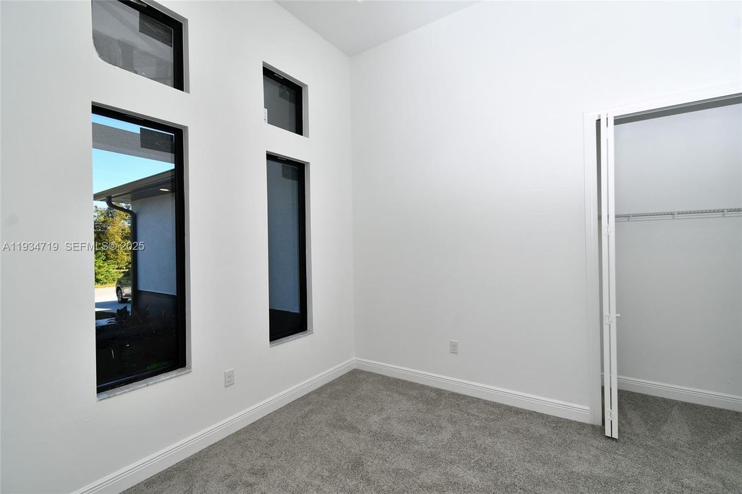 На продажу: $599,900 (5 спален, 3 ванн, 0 Квадратных фут)