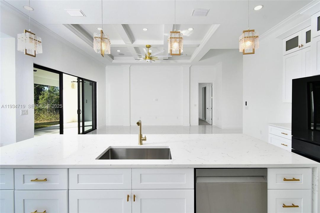 На продажу: $599,900 (5 спален, 3 ванн, 0 Квадратных фут)