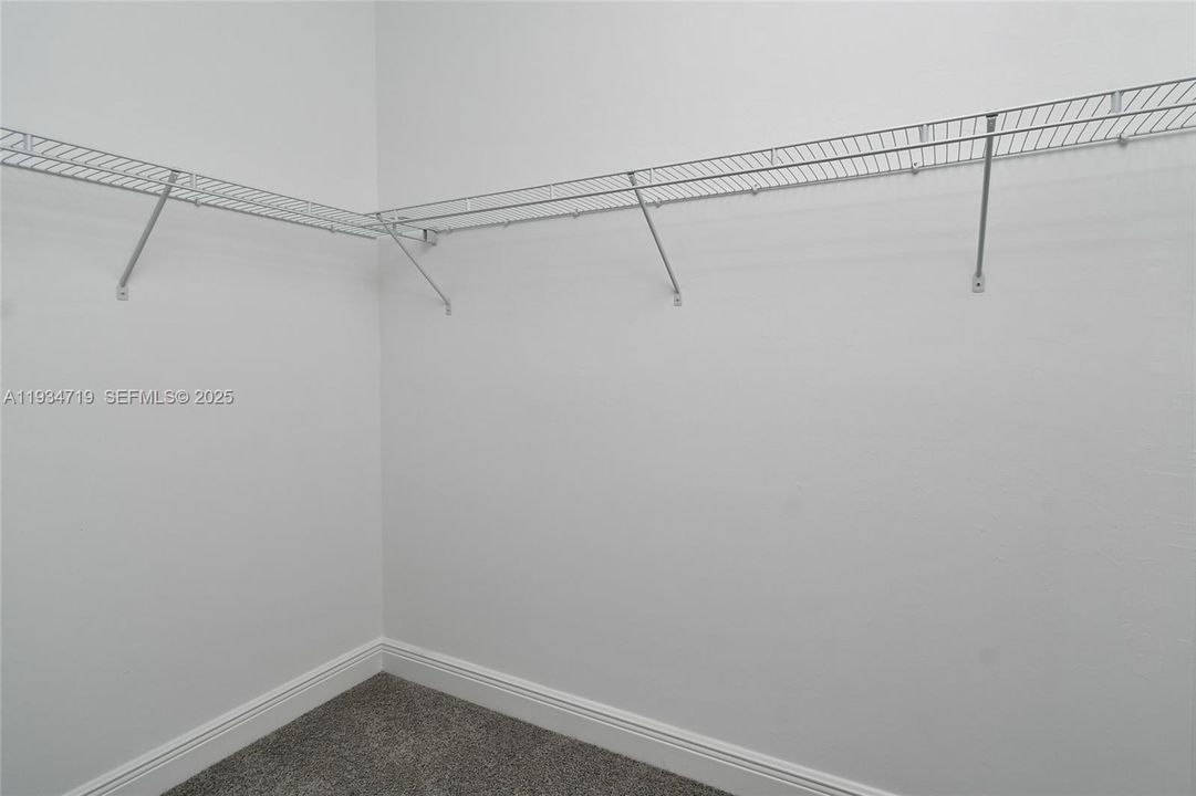 На продажу: $599,900 (5 спален, 3 ванн, 0 Квадратных фут)