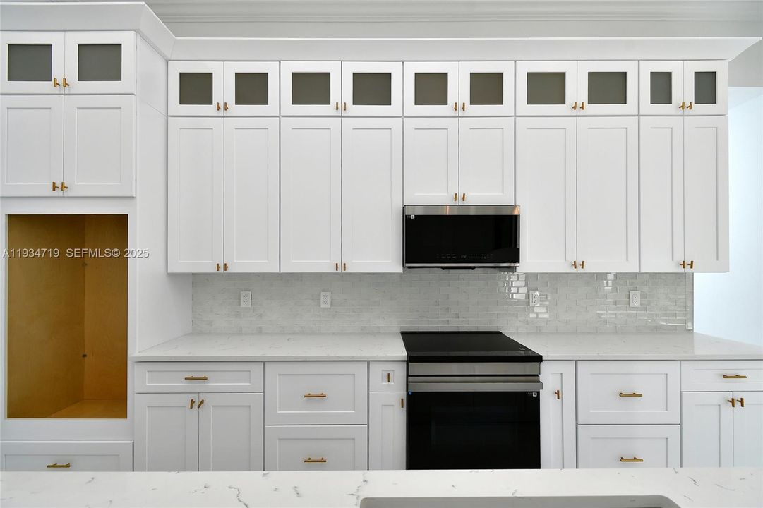 На продажу: $599,900 (5 спален, 3 ванн, 0 Квадратных фут)