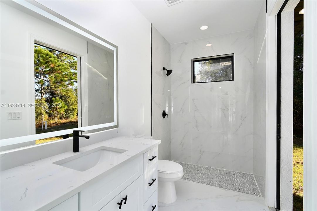 На продажу: $599,900 (5 спален, 3 ванн, 0 Квадратных фут)