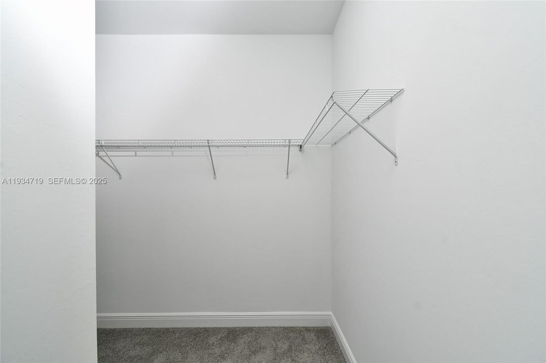 На продажу: $599,900 (5 спален, 3 ванн, 0 Квадратных фут)