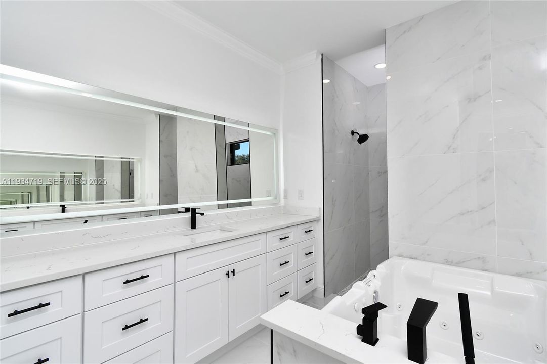 На продажу: $599,900 (5 спален, 3 ванн, 0 Квадратных фут)