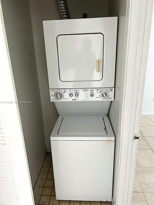 出租: $1,730 (1 贝兹, 1 浴室, 659 平方英尺)