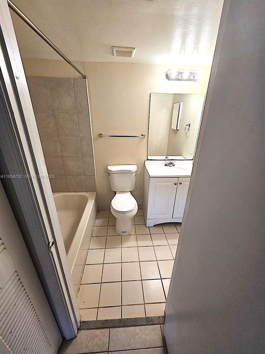 出租: $1,730 (1 贝兹, 1 浴室, 659 平方英尺)