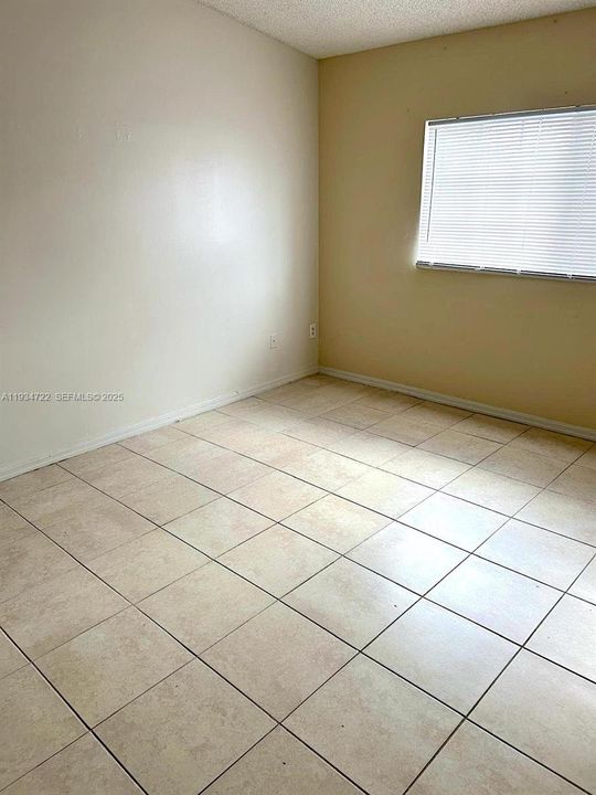 出租: $1,730 (1 贝兹, 1 浴室, 659 平方英尺)