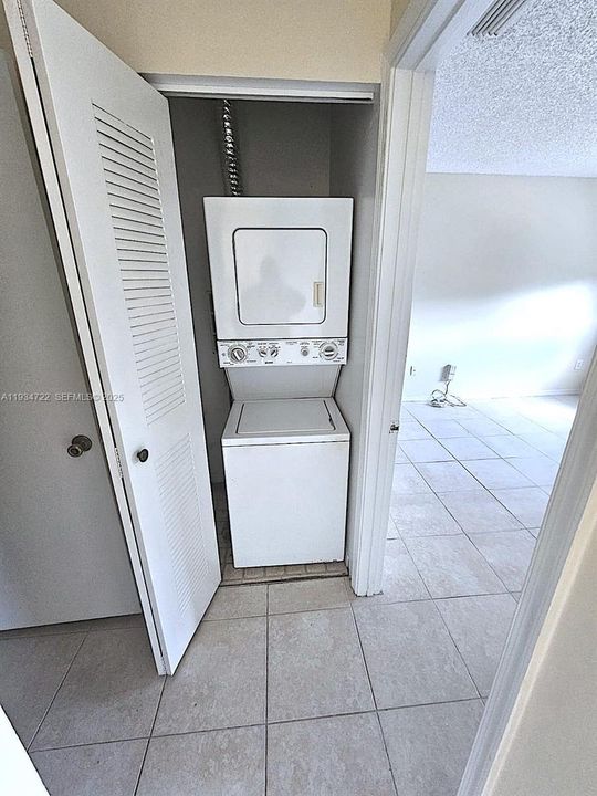 出租: $1,730 (1 贝兹, 1 浴室, 659 平方英尺)