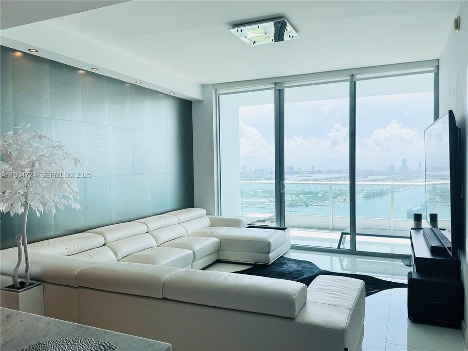 На продажу: $725,000 (1 спален, 2 ванн, 938 Квадратных фут)