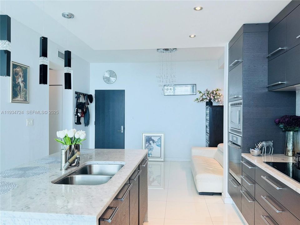 На продажу: $725,000 (1 спален, 2 ванн, 938 Квадратных фут)