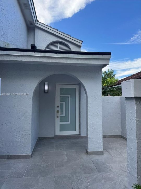 For Rent: $4,500 (3 beds, 2 baths, 2023 Square Feet)