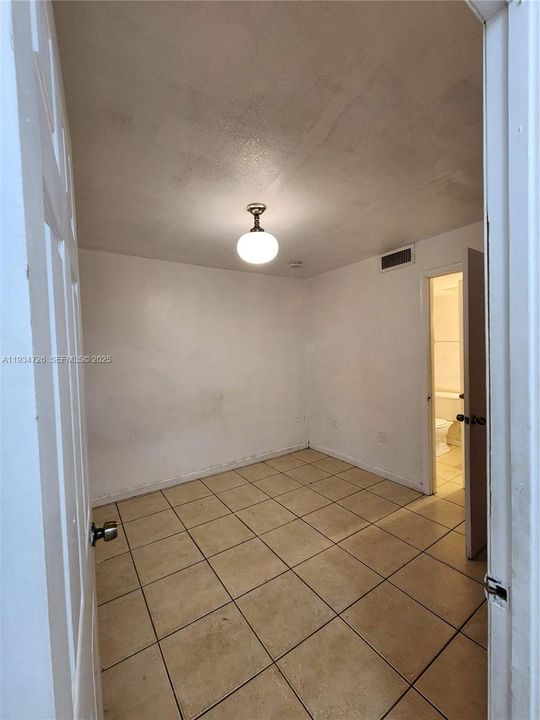 В аренду: $1,800 (2 спален, 2 ванн, 800 Квадратных фут)