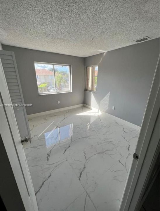 En Renta: $3,500 (4 camas, 2 baños, 1330 Pies cuadrados)