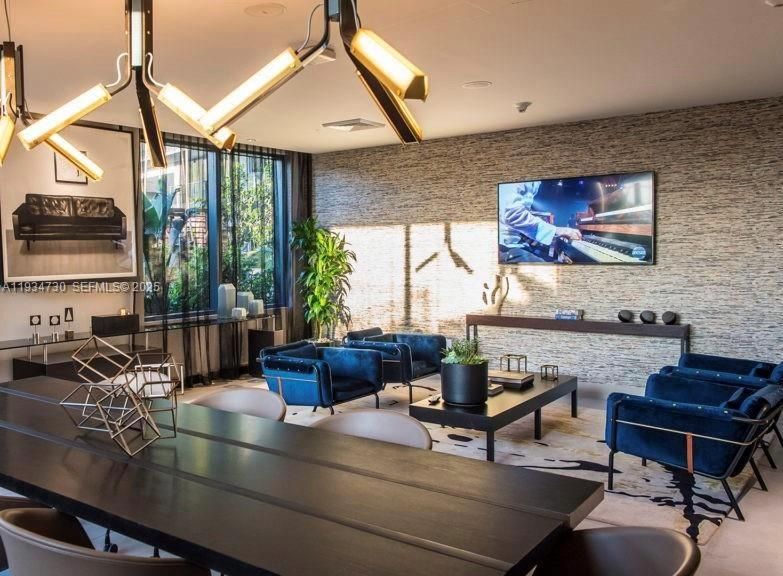 В аренду: $3,390 (1 спален, 1 ванн, 681 Квадратных фут)