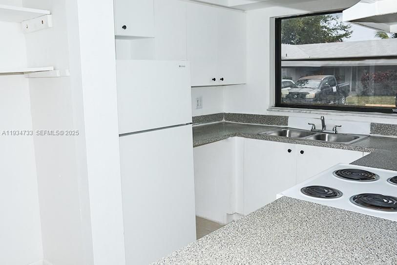 For Rent: $1,950 (2 beds, 2 baths, 855 Square Feet)