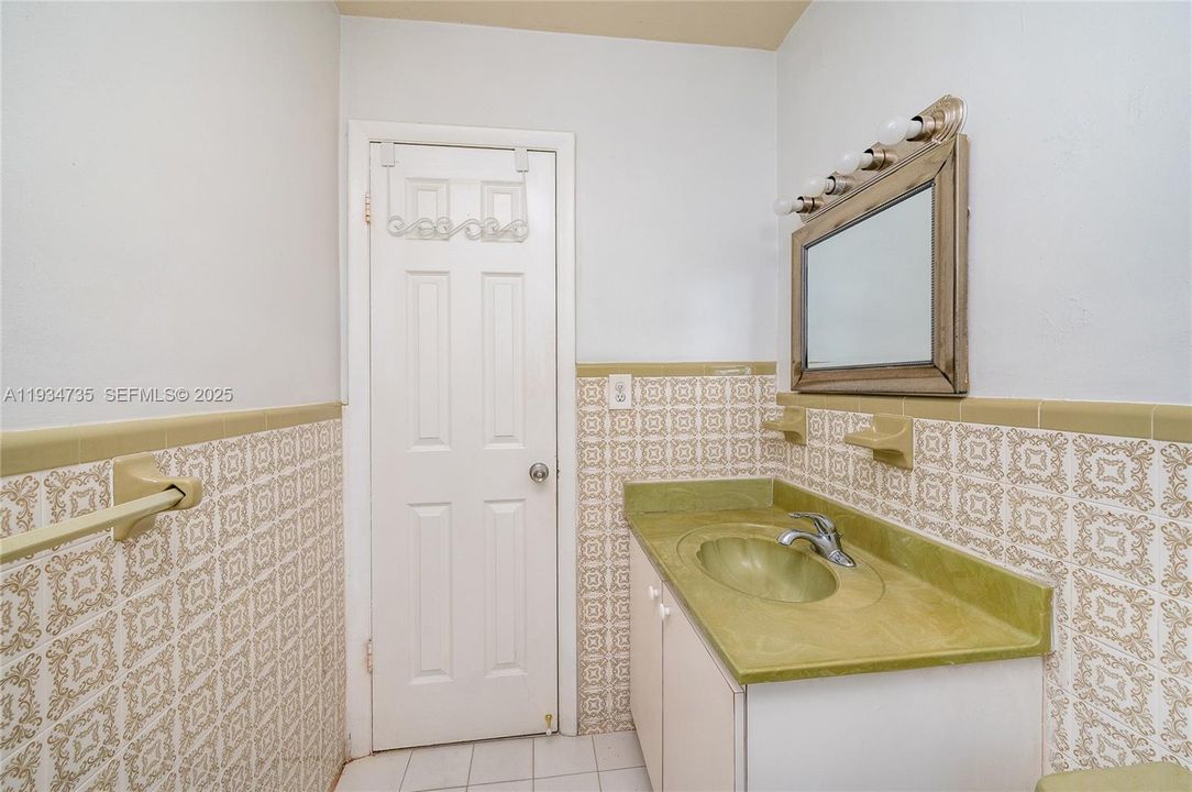 出租: $3,000 (3 贝兹, 2 浴室, 1975 平方英尺)