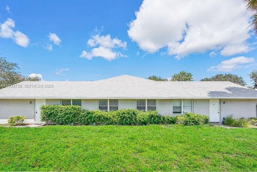 For Rent: $1,950 (2 beds, 2 baths, 855 Square Feet)