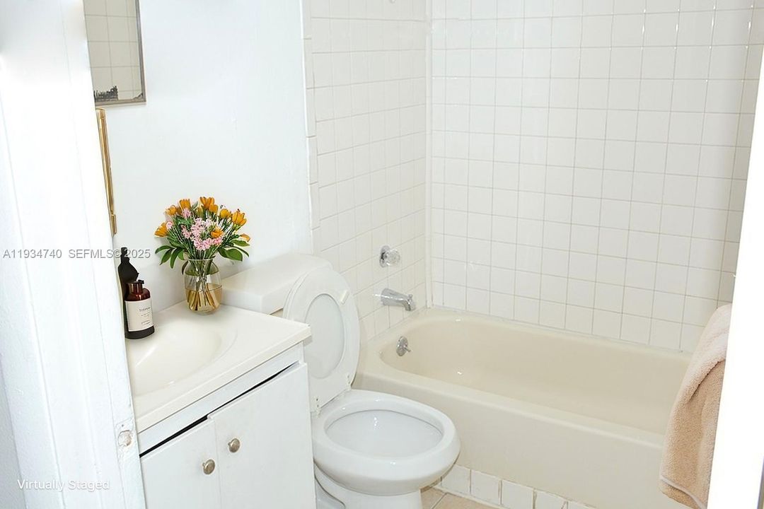 В аренду: $1,850 (2 спален, 2 ванн, 855 Квадратных фут)