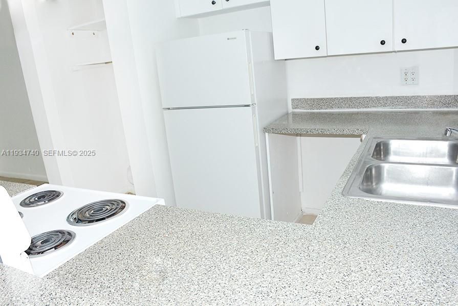 В аренду: $1,850 (2 спален, 2 ванн, 855 Квадратных фут)