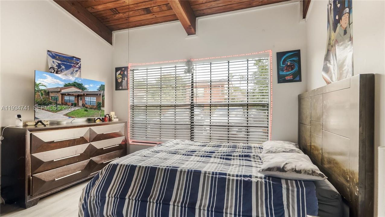 На продажу: $450,000 (2 спален, 2 ванн, 1076 Квадратных фут)