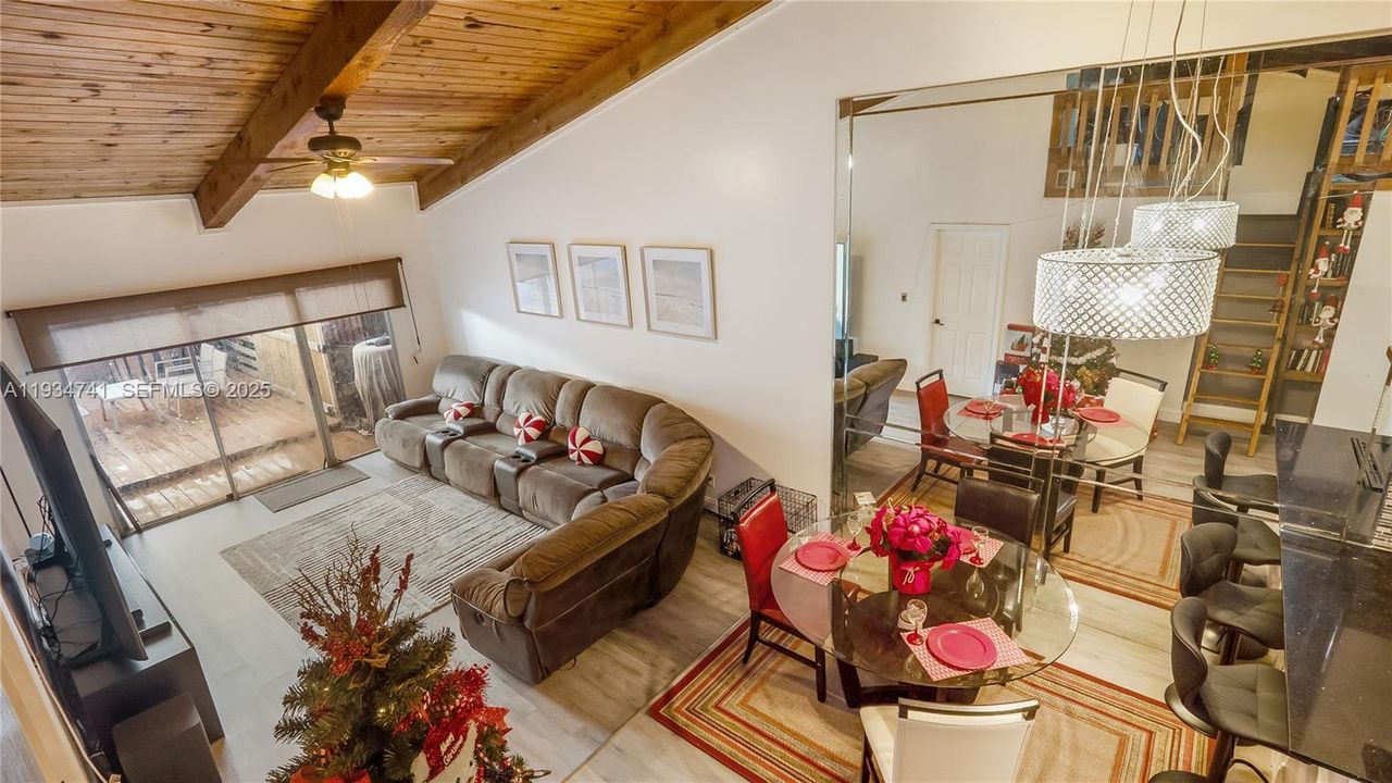 На продажу: $450,000 (2 спален, 2 ванн, 1076 Квадратных фут)