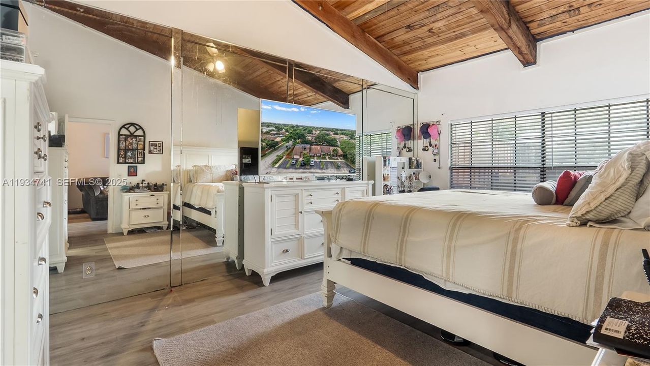 На продажу: $450,000 (2 спален, 2 ванн, 1076 Квадратных фут)