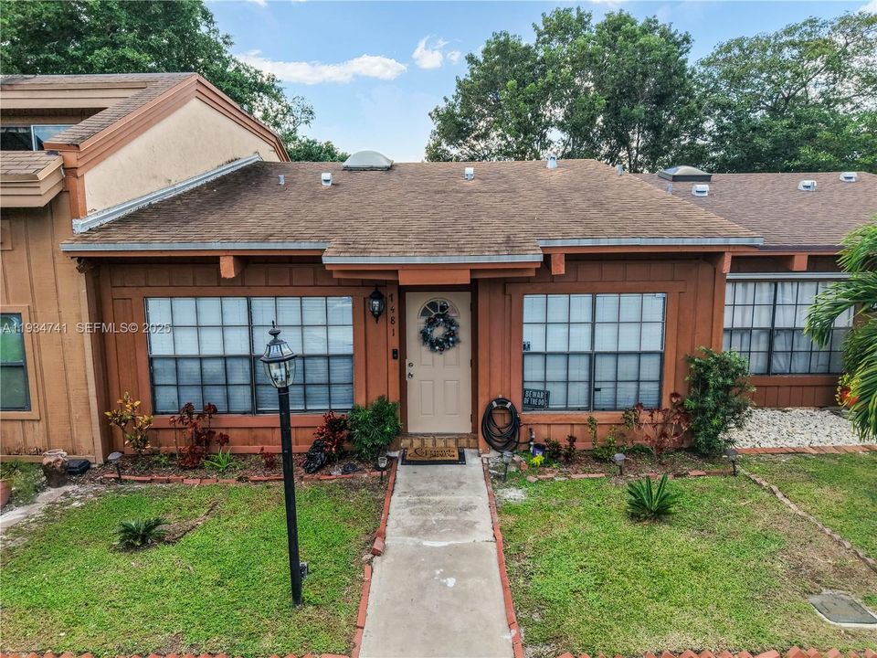 На продажу: $450,000 (2 спален, 2 ванн, 1076 Квадратных фут)