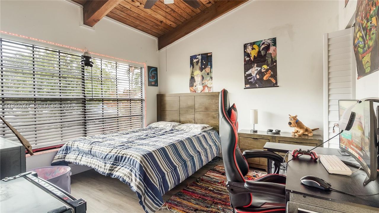 На продажу: $450,000 (2 спален, 2 ванн, 1076 Квадратных фут)