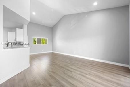 待售: $248,000 (2 贝兹, 2 浴室, 1096 平方英尺)