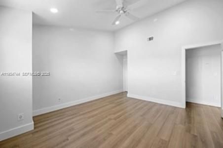 待售: $248,000 (2 贝兹, 2 浴室, 1096 平方英尺)