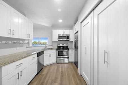 待售: $248,000 (2 贝兹, 2 浴室, 1096 平方英尺)