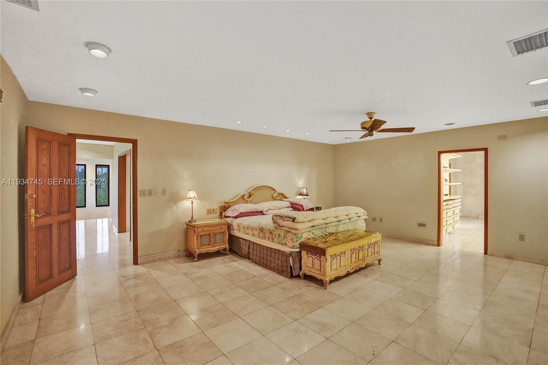 待售: $1,750,000 (7 贝兹, 7 浴室, 7919 平方英尺)