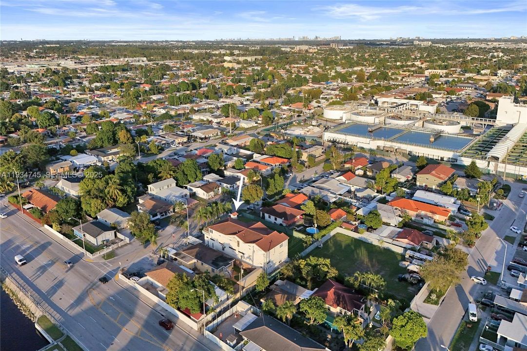 待售: $1,750,000 (7 贝兹, 7 浴室, 7919 平方英尺)