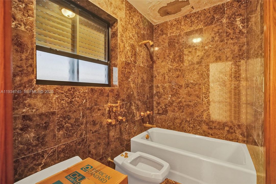 待售: $1,750,000 (7 贝兹, 7 浴室, 7919 平方英尺)