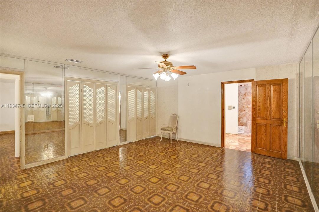 待售: $1,750,000 (7 贝兹, 7 浴室, 7919 平方英尺)