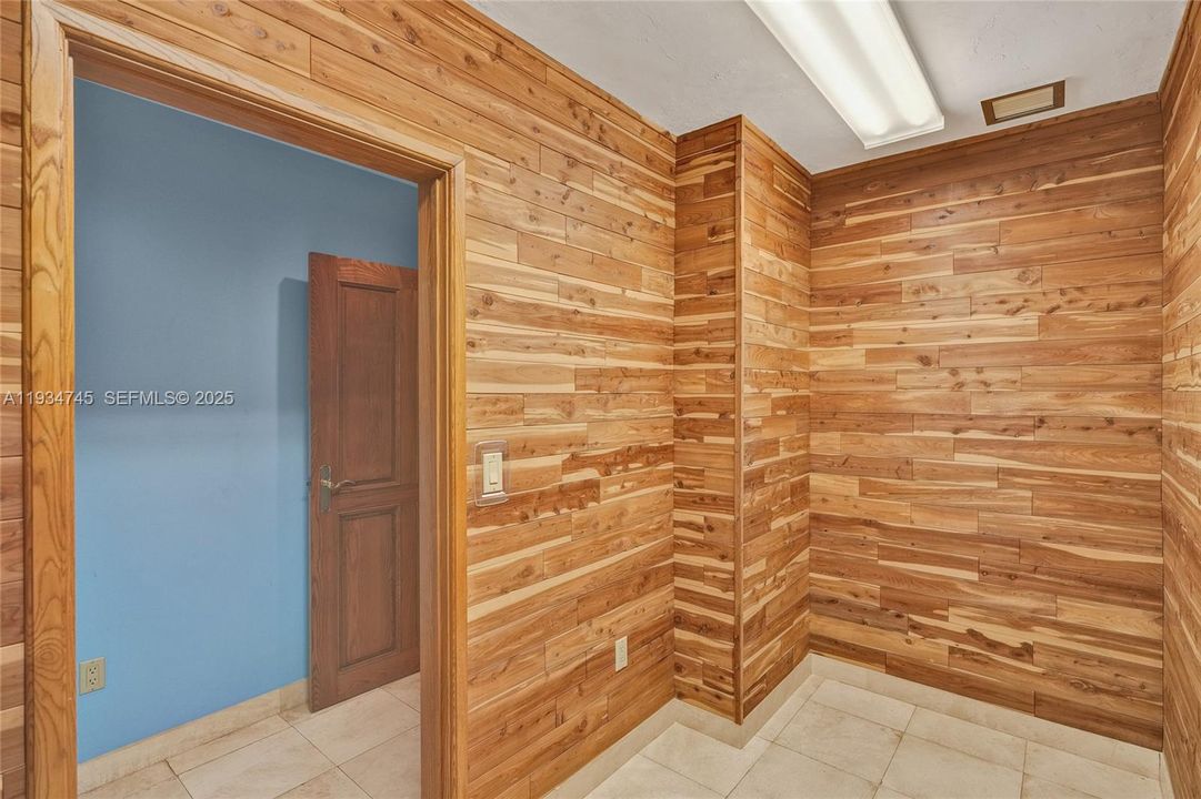 待售: $1,750,000 (7 贝兹, 7 浴室, 7919 平方英尺)