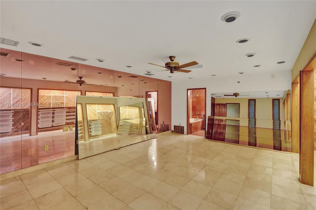 待售: $1,750,000 (7 贝兹, 7 浴室, 7919 平方英尺)