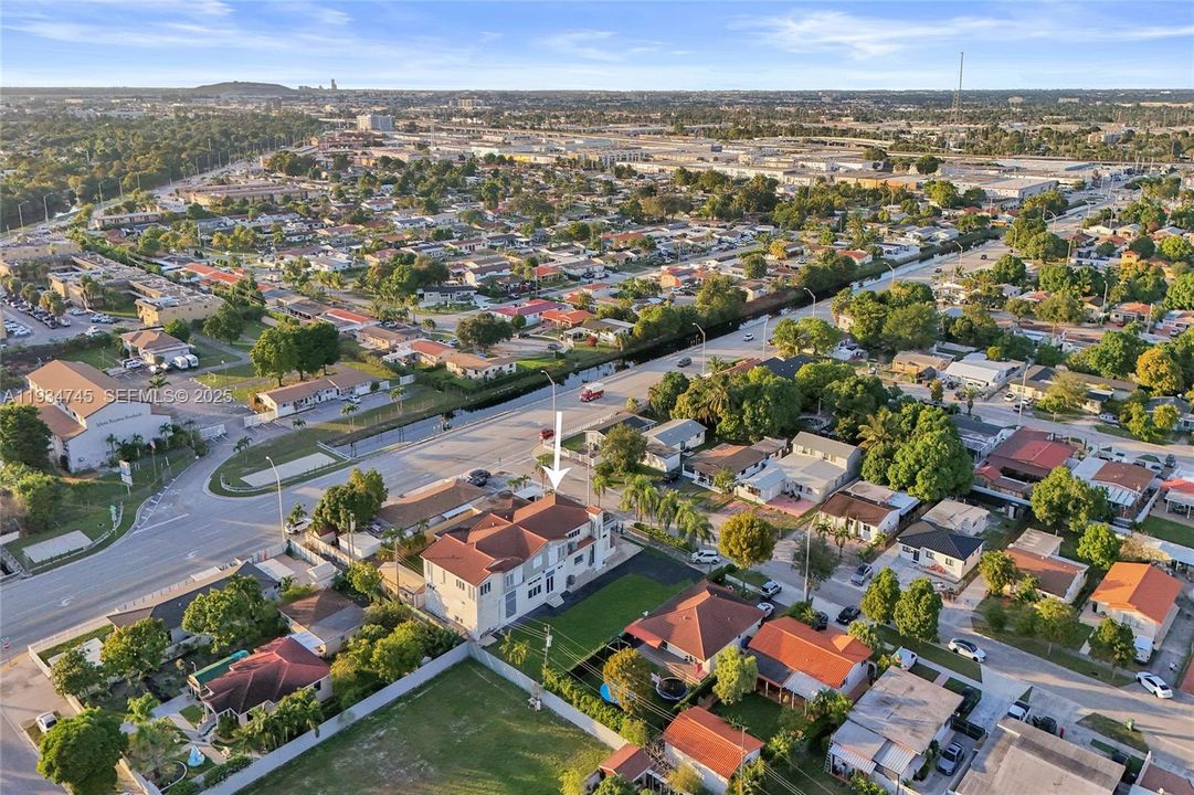 待售: $1,750,000 (7 贝兹, 7 浴室, 7919 平方英尺)