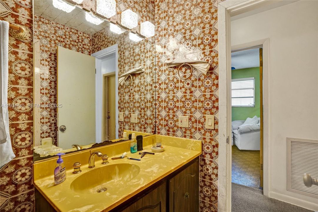 待售: $1,750,000 (7 贝兹, 7 浴室, 7919 平方英尺)