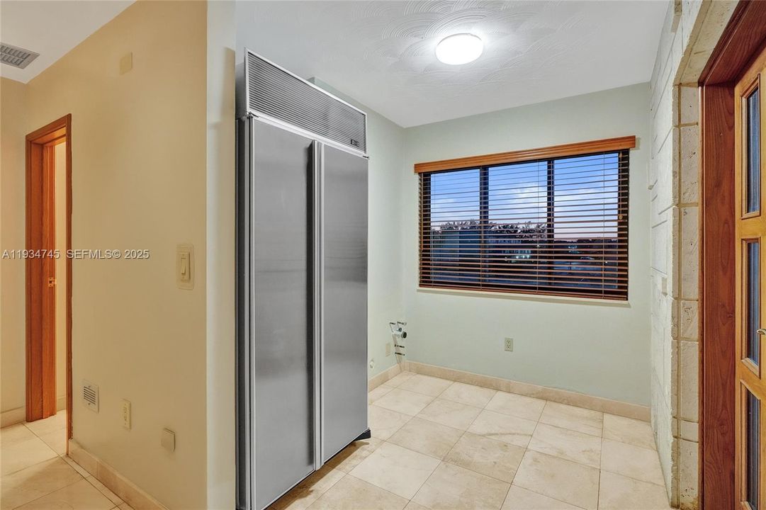 待售: $1,750,000 (7 贝兹, 7 浴室, 7919 平方英尺)