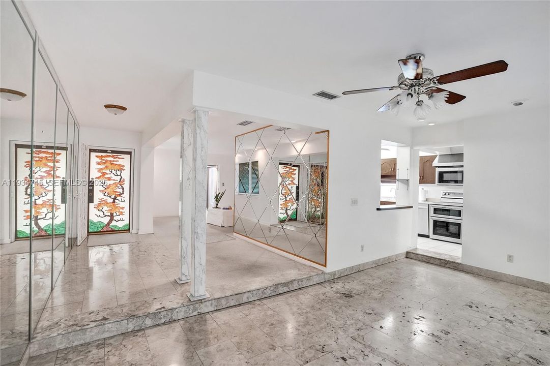 待售: $1,750,000 (7 贝兹, 7 浴室, 7919 平方英尺)