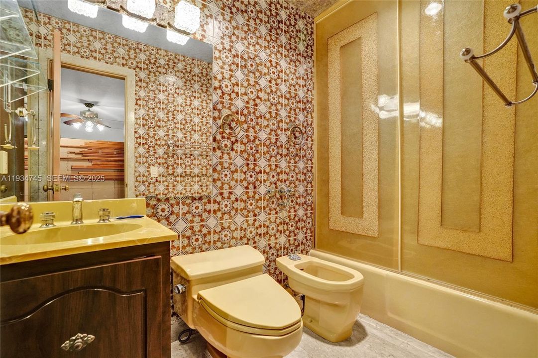 待售: $1,750,000 (7 贝兹, 7 浴室, 7919 平方英尺)