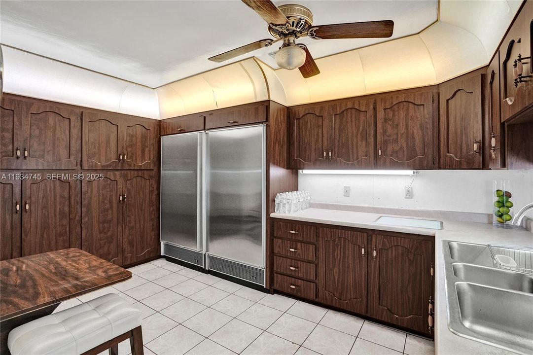 待售: $1,750,000 (7 贝兹, 7 浴室, 7919 平方英尺)