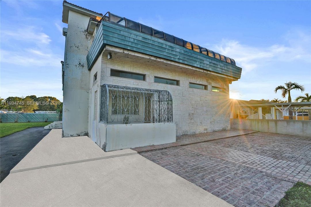 待售: $1,750,000 (7 贝兹, 7 浴室, 7919 平方英尺)