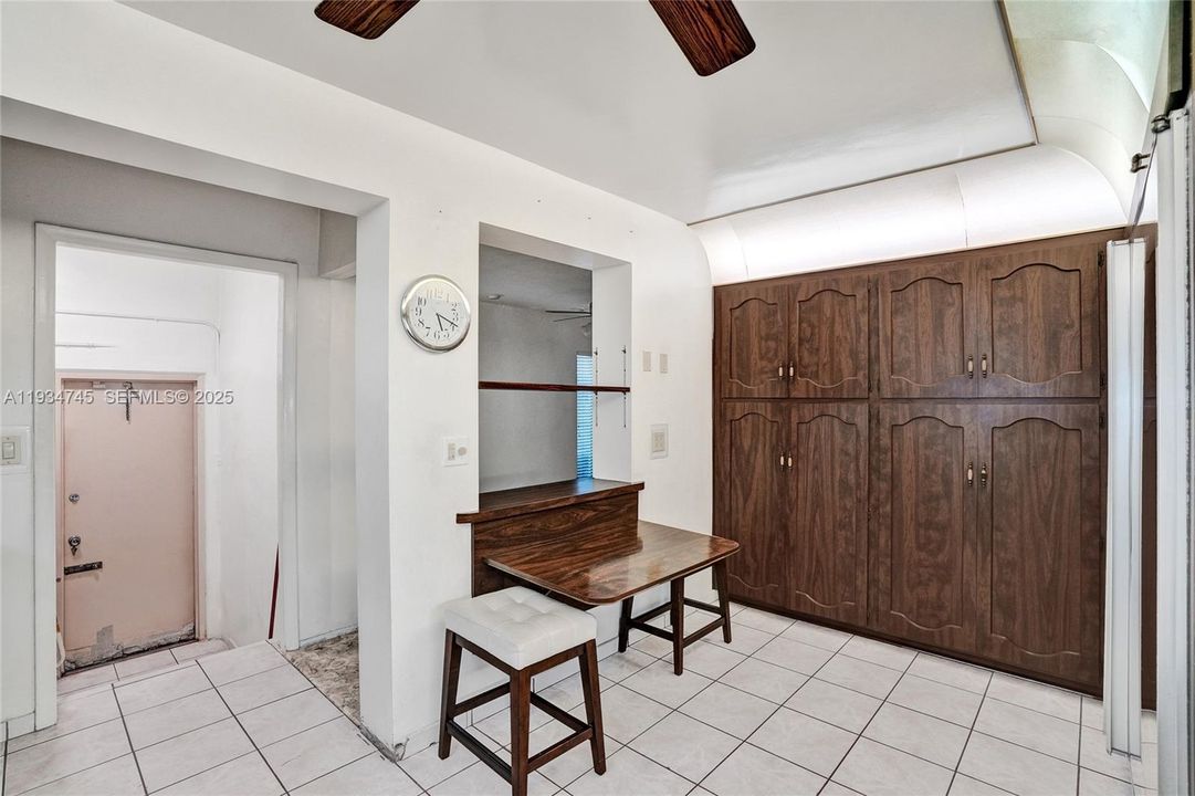 待售: $1,750,000 (7 贝兹, 7 浴室, 7919 平方英尺)