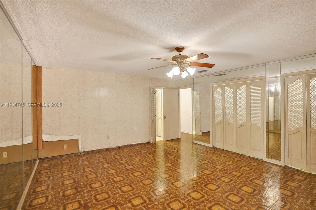 待售: $1,750,000 (7 贝兹, 7 浴室, 7919 平方英尺)