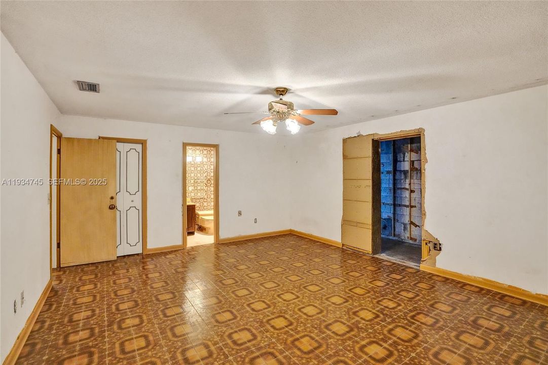 待售: $1,750,000 (7 贝兹, 7 浴室, 7919 平方英尺)